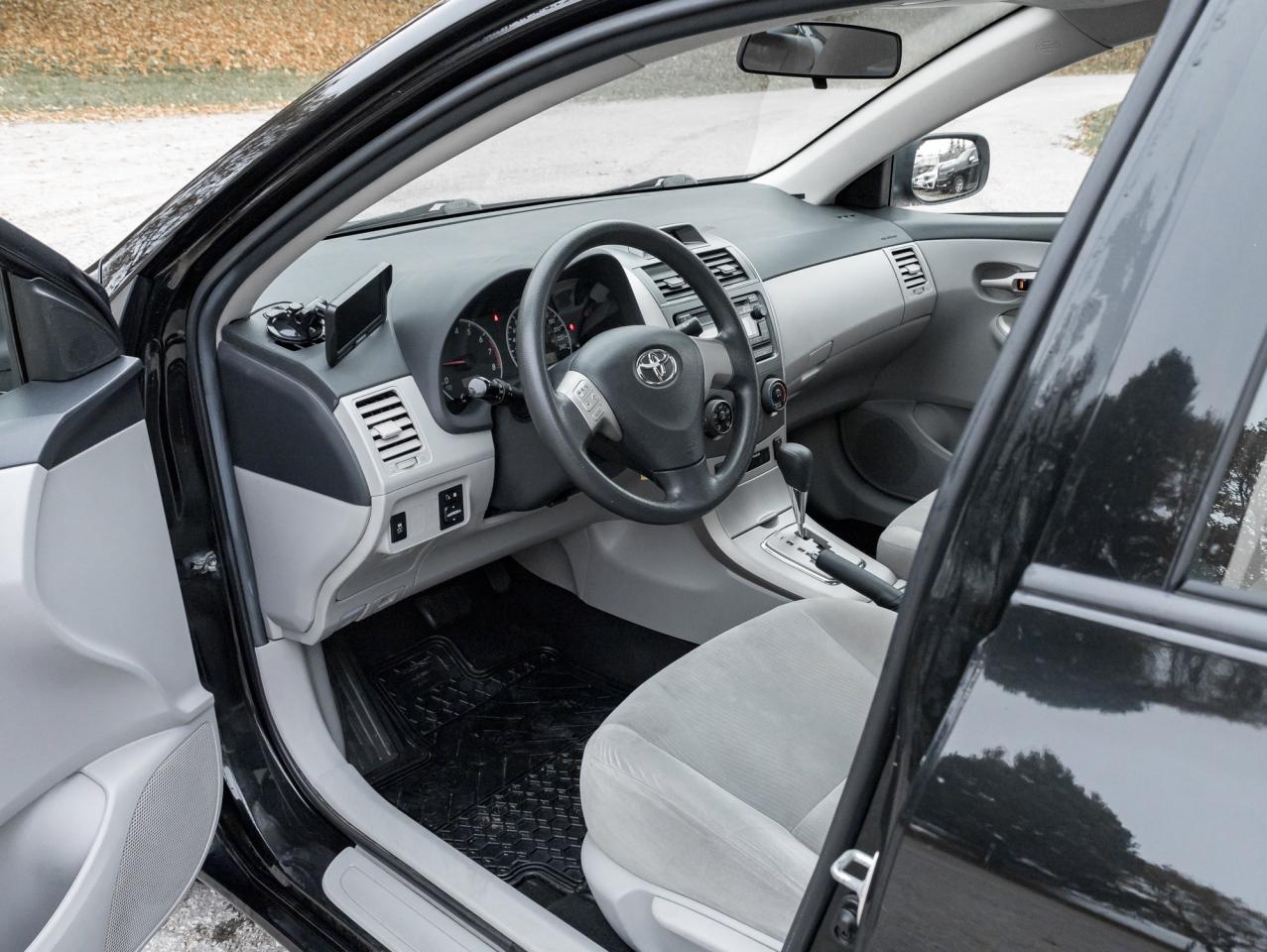 2012 Toyota Corolla 4dr Sdn Auto LE  AS IS  AS TRADED Photo