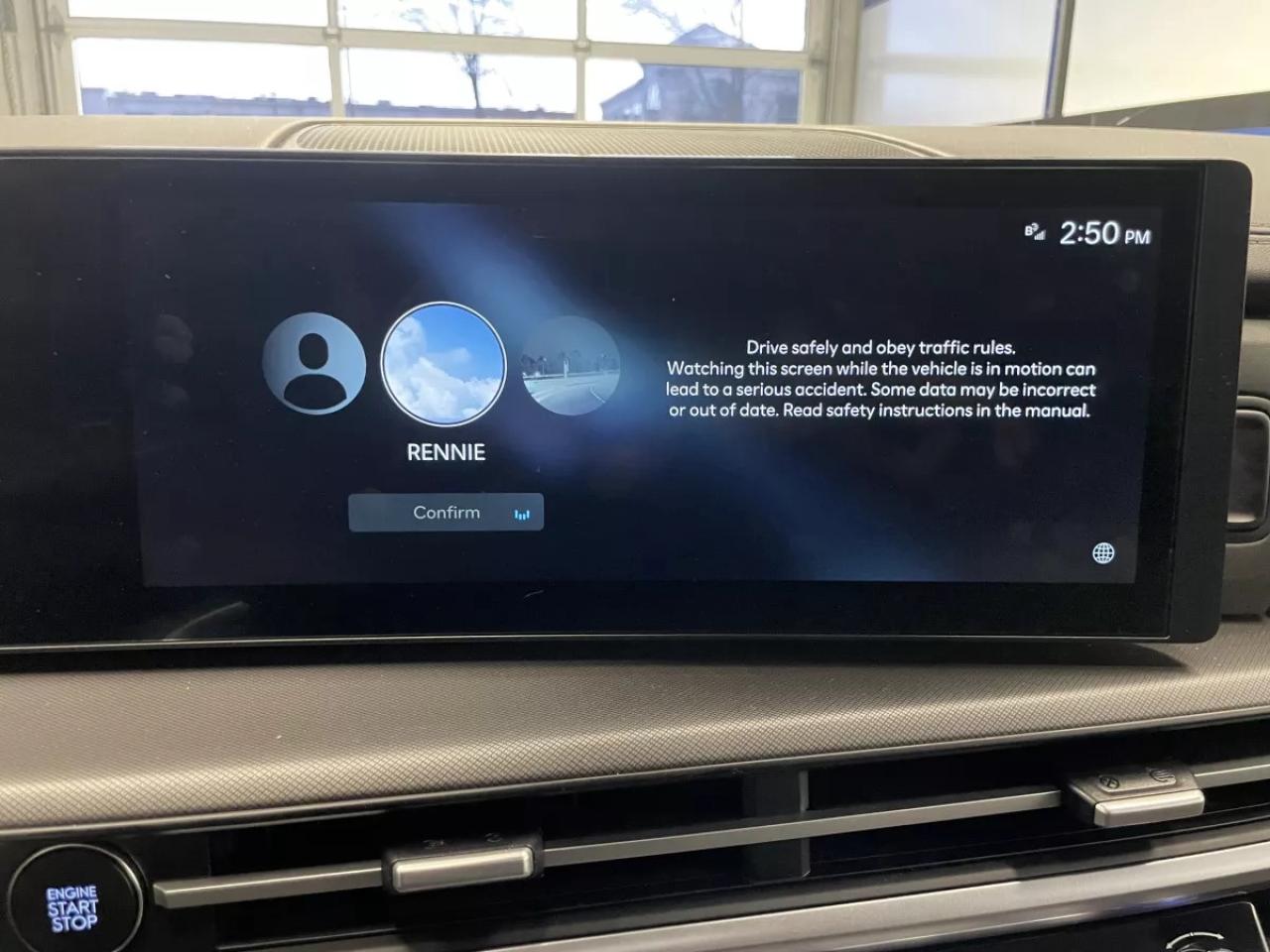 2025 Hyundai Santa Fe Hybrid PREFERRED Photo