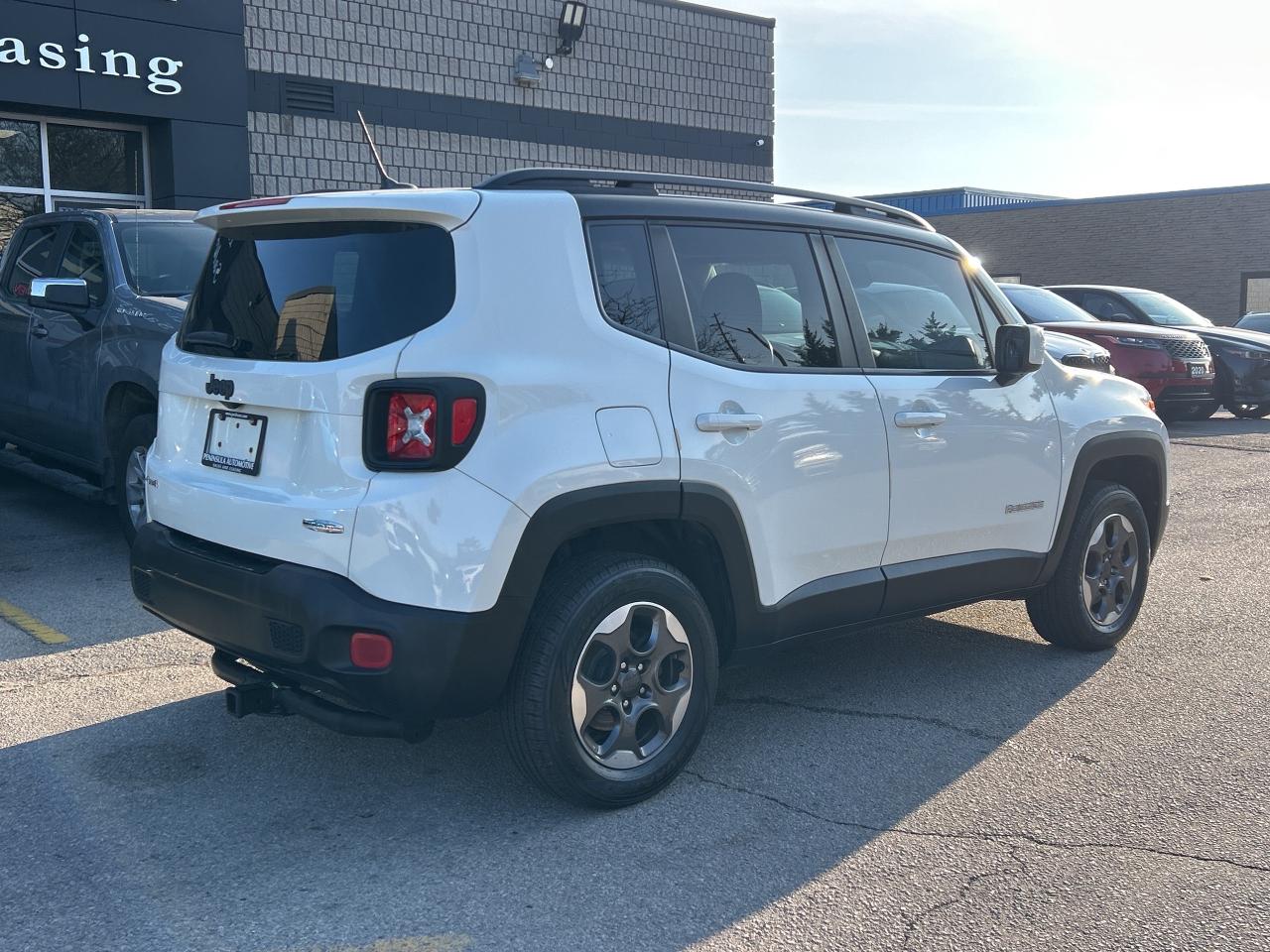 2016 Jeep Renegade 4WD MANUAL, NAVI,4 NEW TIRES/ ALL NEW BRAKES, Photo2
