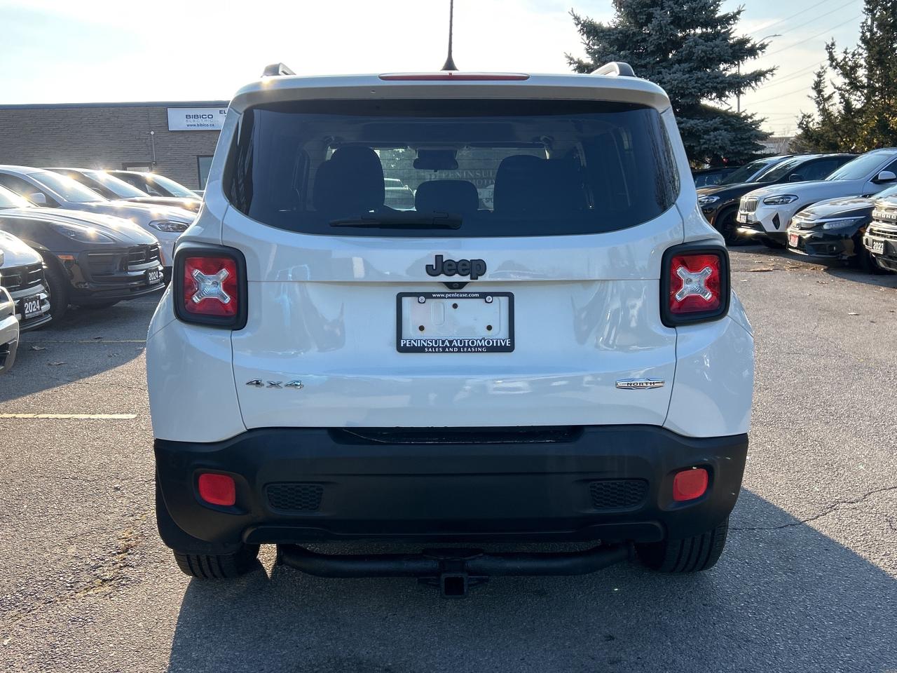 2016 Jeep Renegade 4WD MANUAL, NAVI,4 NEW TIRES/ ALL NEW BRAKES, Photo3