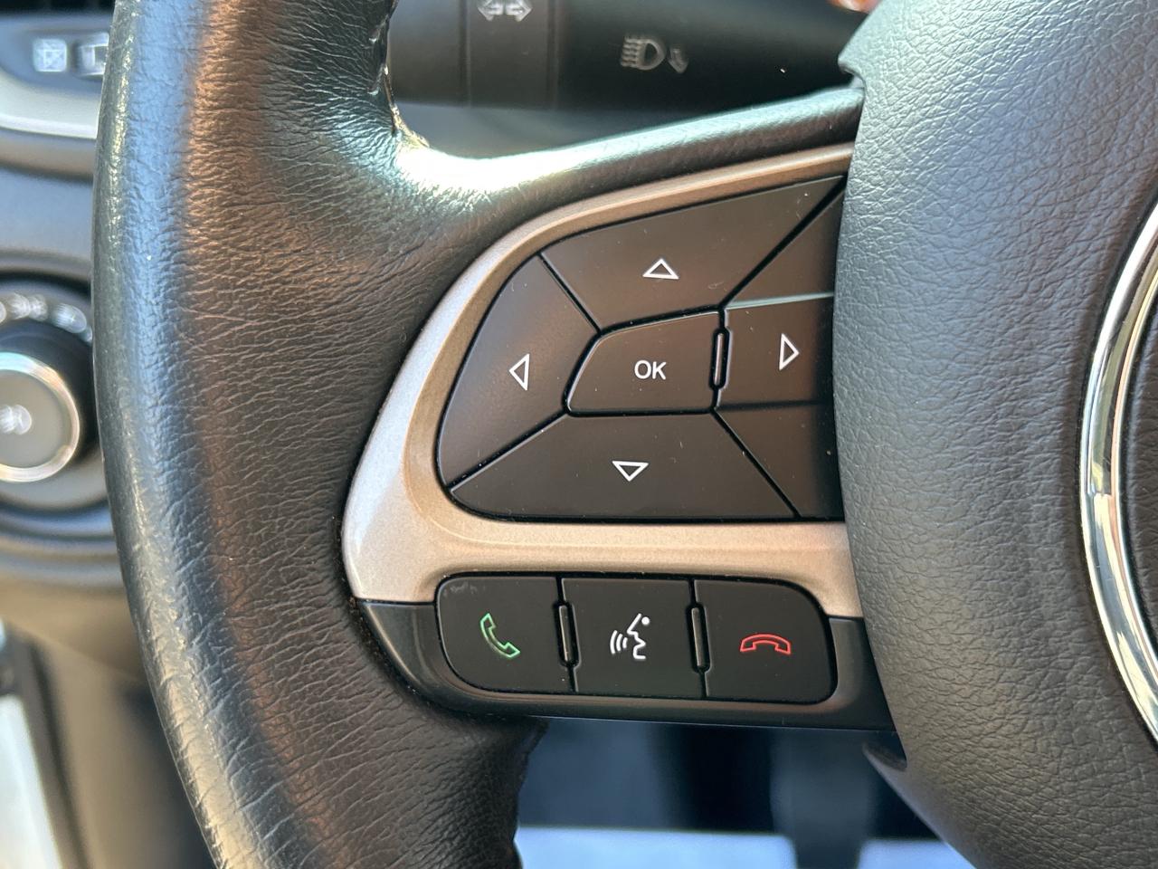 2016 Jeep Renegade 4WD MANUAL, NAVI,4 NEW TIRES/ ALL NEW BRAKES, Photo