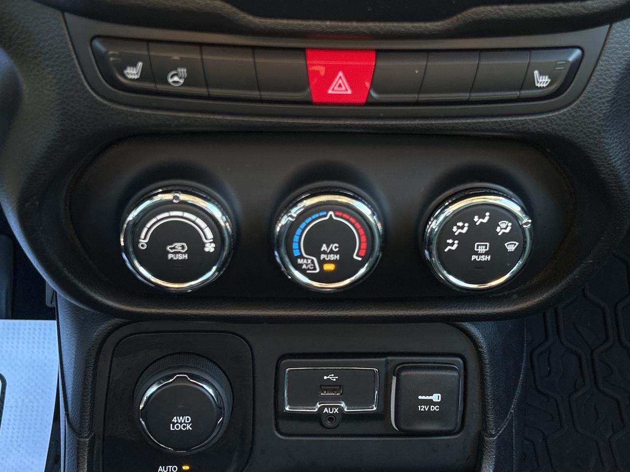 2016 Jeep Renegade 4WD MANUAL, NAVI,4 NEW TIRES/ ALL NEW BRAKES, Photo