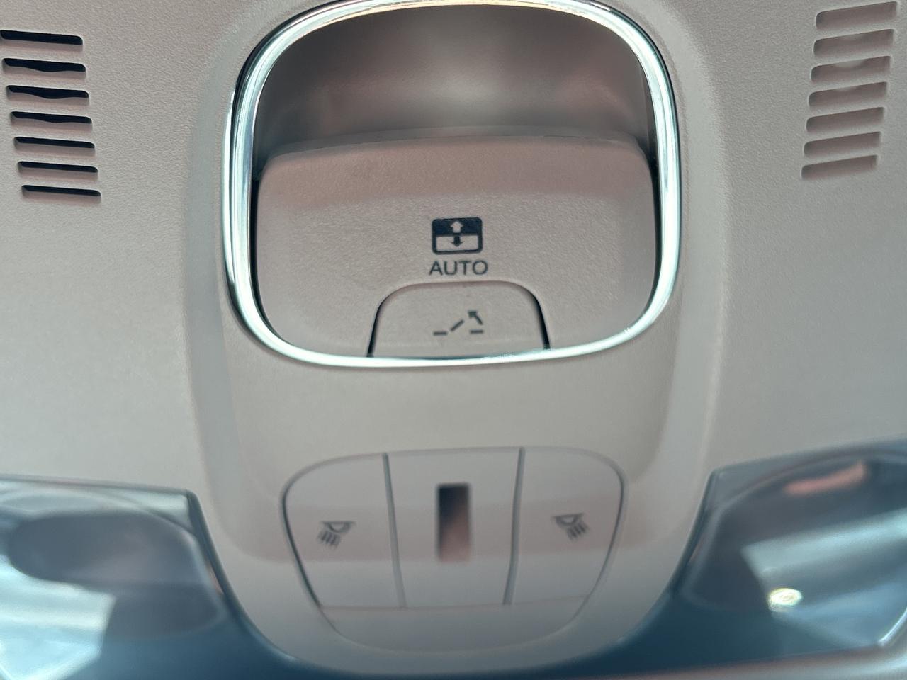 2016 Jeep Renegade 4WD MANUAL, NAVI,4 NEW TIRES/ ALL NEW BRAKES, Photo