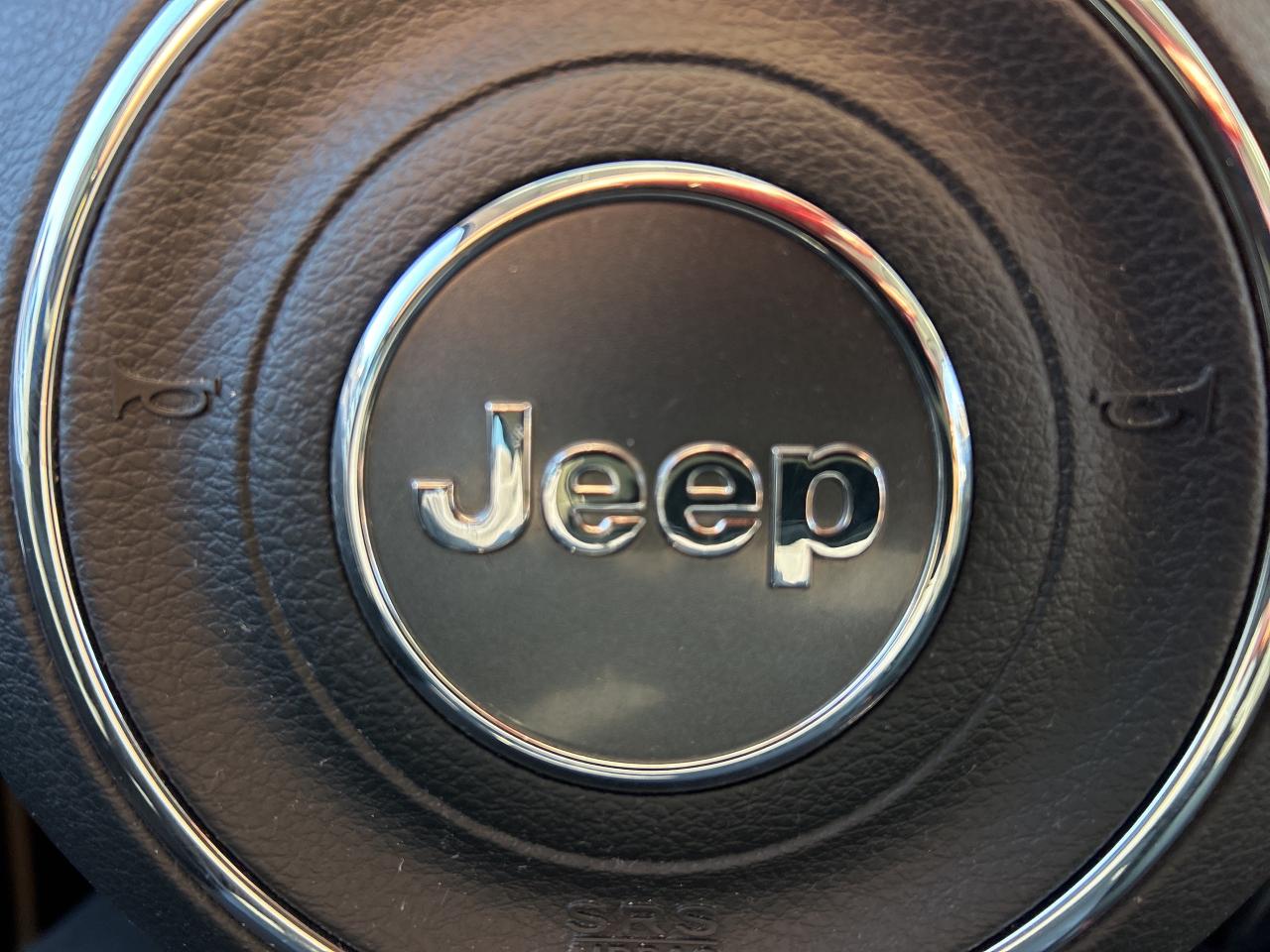 2016 Jeep Renegade 4WD MANUAL, NAVI,4 NEW TIRES/ ALL NEW BRAKES, Photo