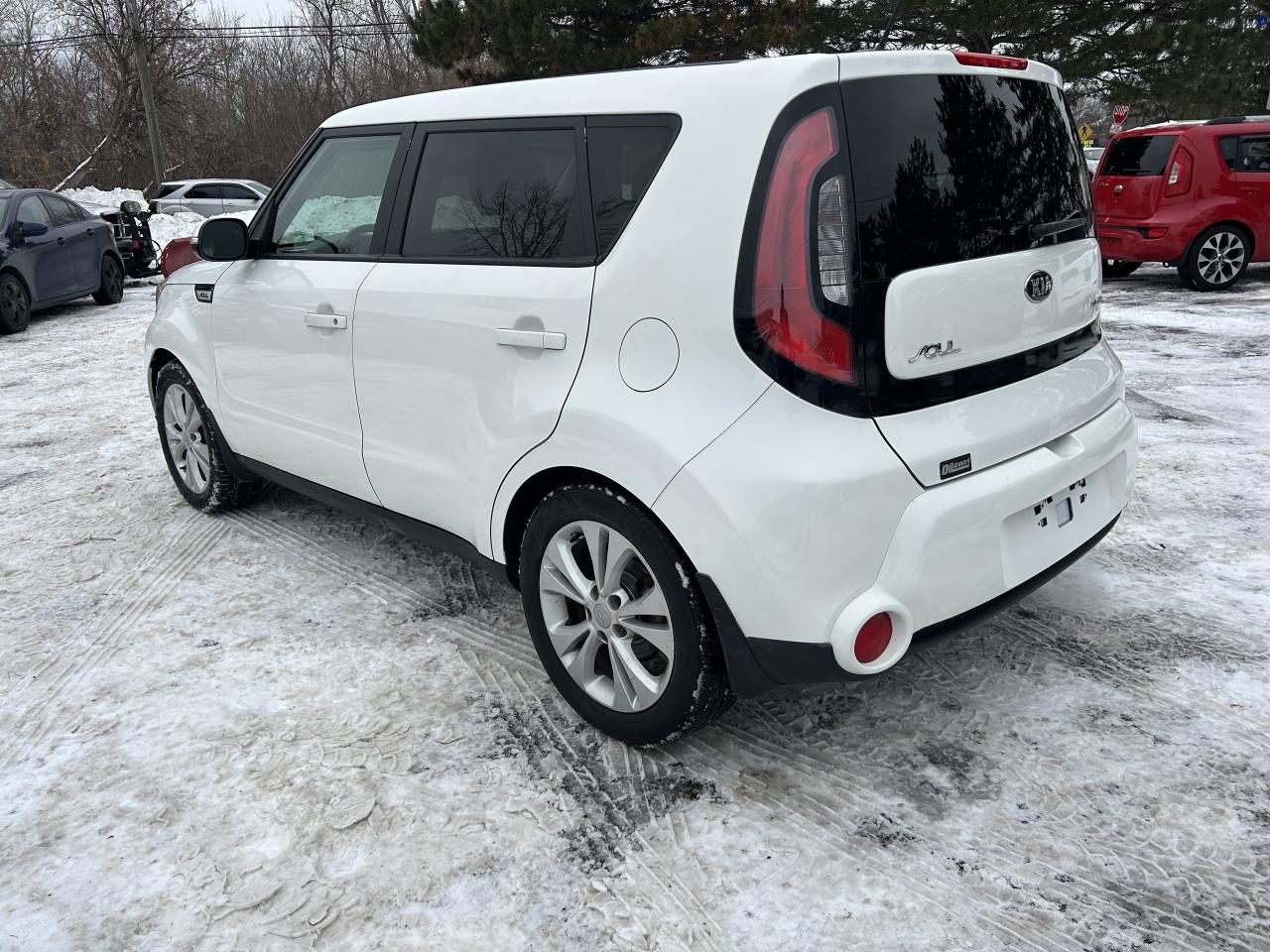 2016 Kia Soul EX+ Photo2