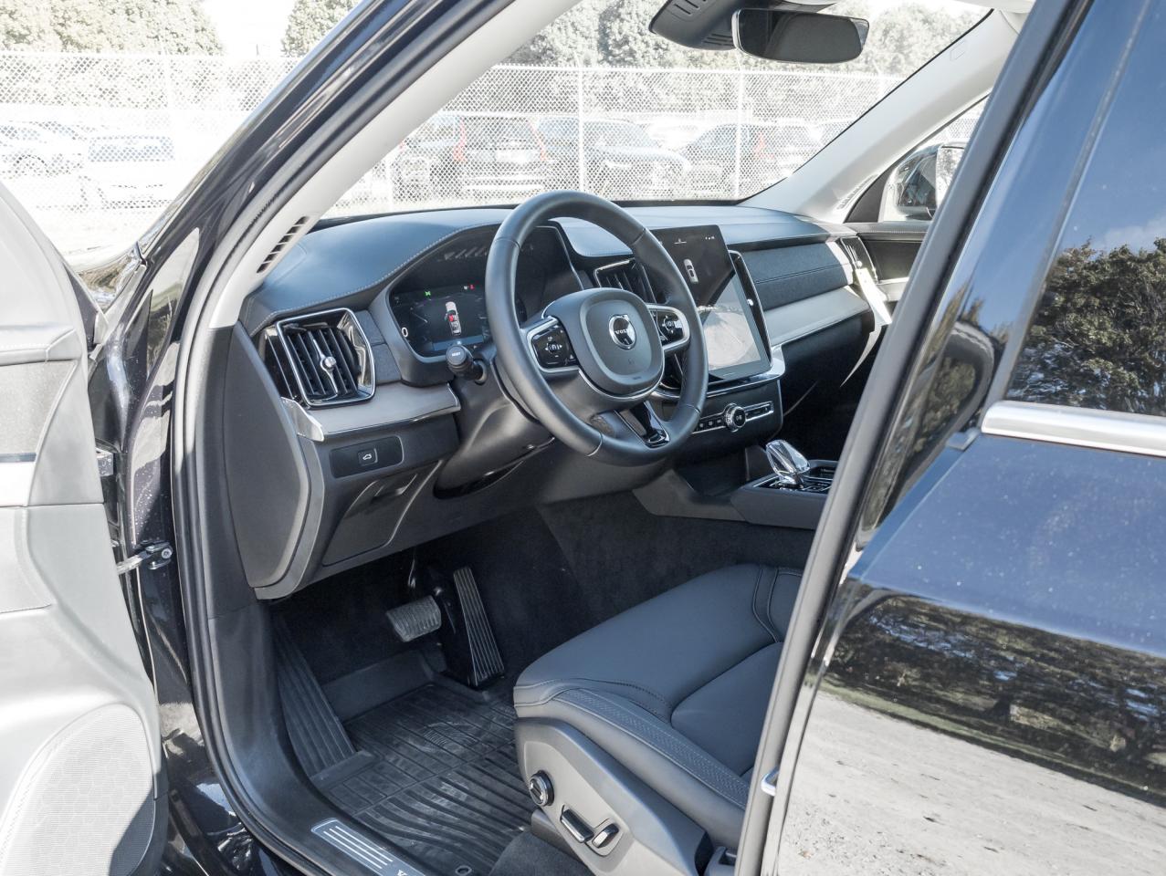 2025 Volvo XC90 2025.5 B6 AWD 7-Seater-NEARLY NEW-21" ALLOY WHEELS Photo