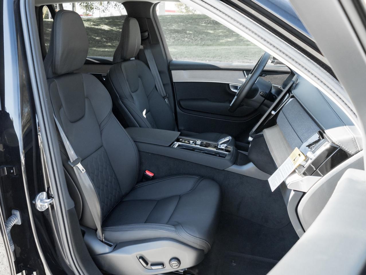 2025 Volvo XC90 2025.5 B6 AWD 7-Seater-NEARLY NEW-21" ALLOY WHEELS Photo