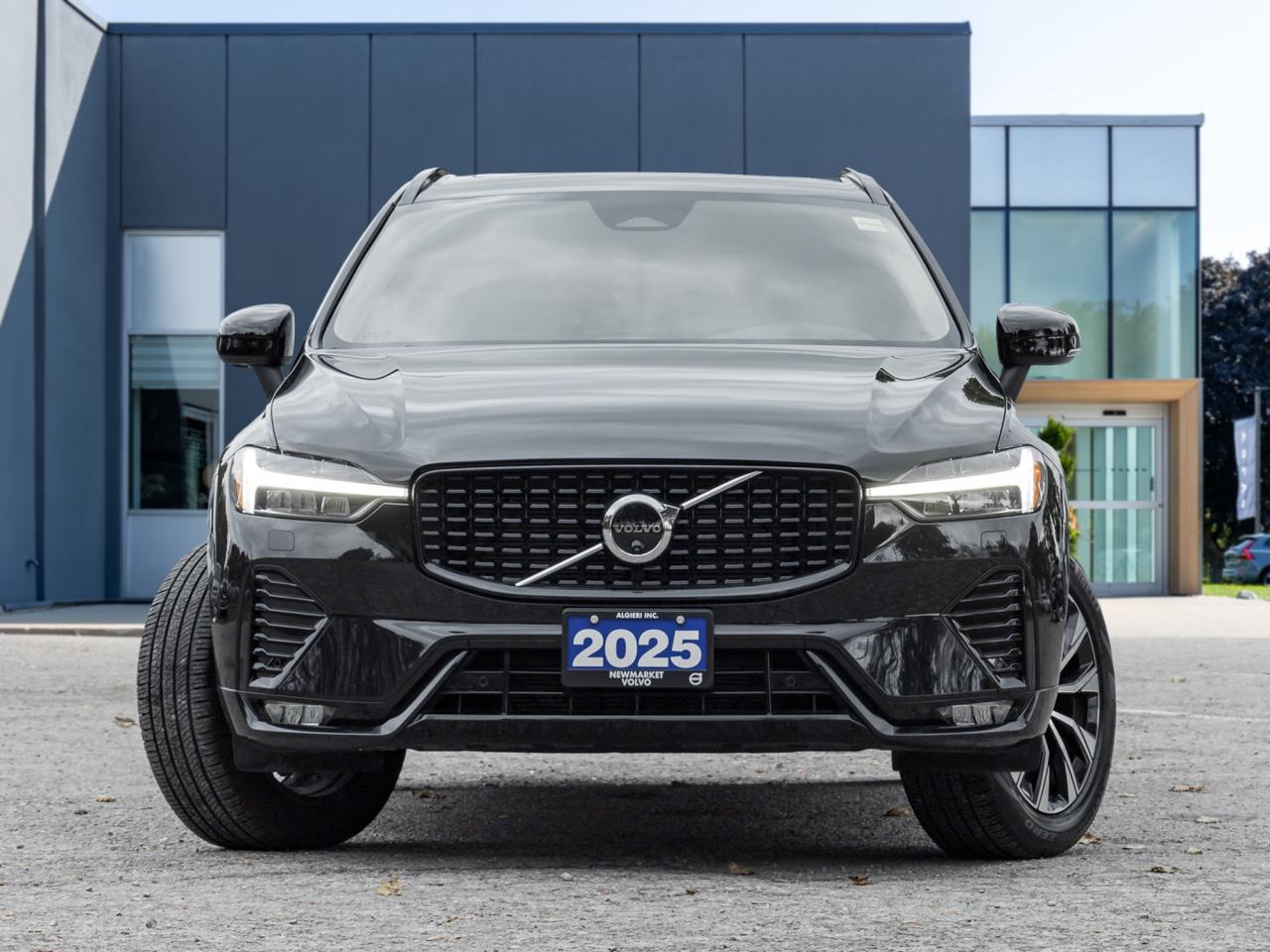 2025 Volvo XC60 B5 AWD Plus Dark Theme NEARLY NEW  CPO Photo
