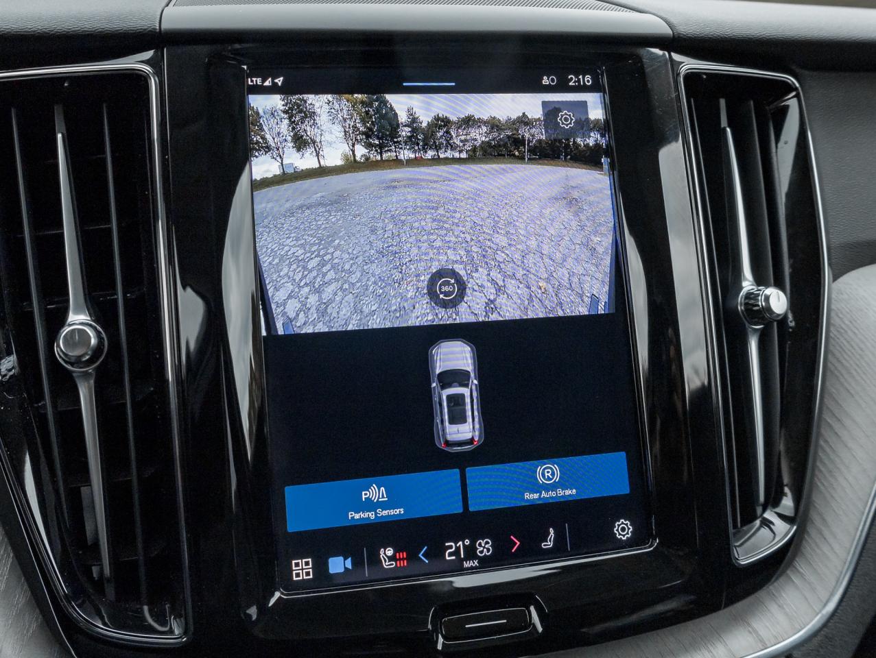 2025 Volvo XC60 B5 AWD Plus Dark Theme NEARLY NEW  CPO Photo