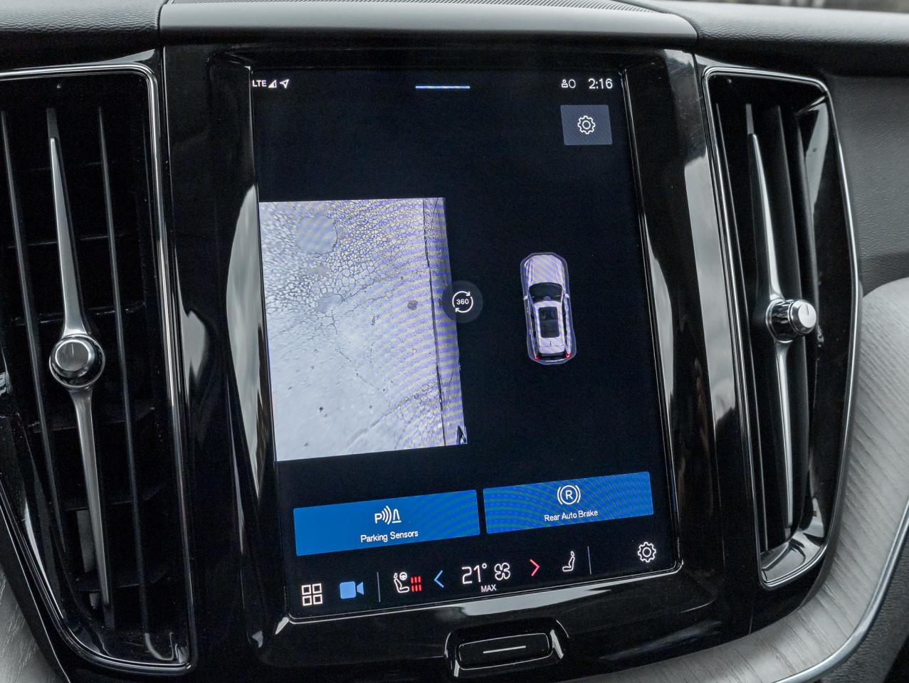 2025 Volvo XC60 B5 AWD Plus Dark Theme NEARLY NEW  CPO Photo