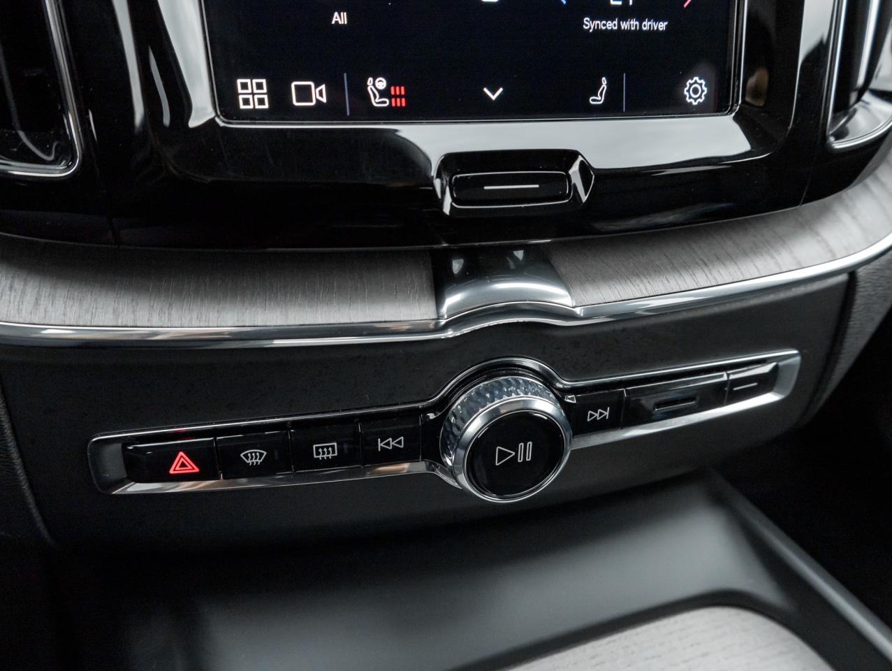 2025 Volvo XC60 B5 AWD Plus Dark Theme NEARLY NEW  CPO Photo