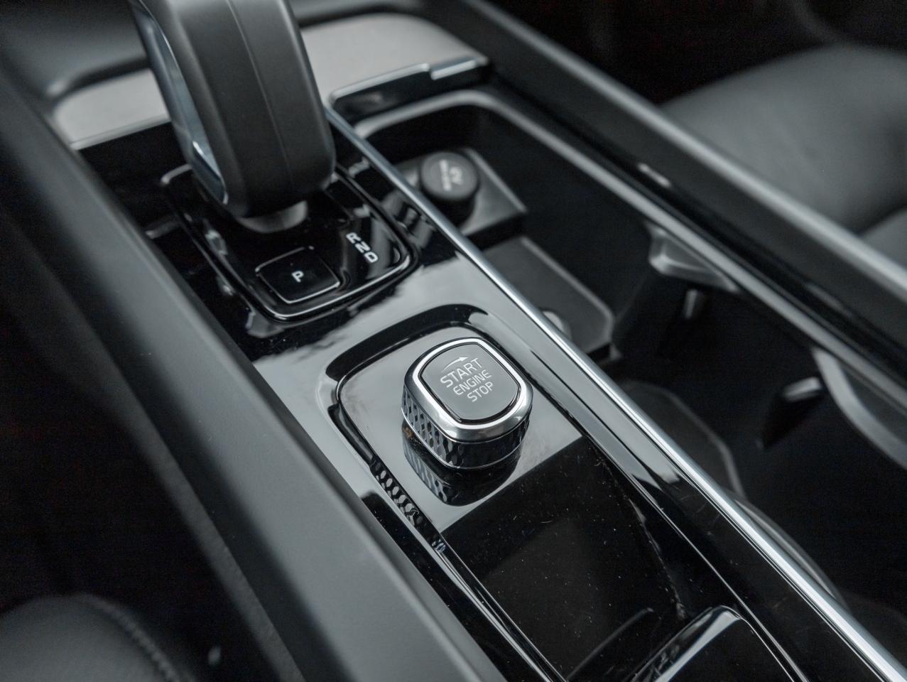 2025 Volvo XC60 B5 AWD Plus Dark Theme NEARLY NEW  CPO Photo