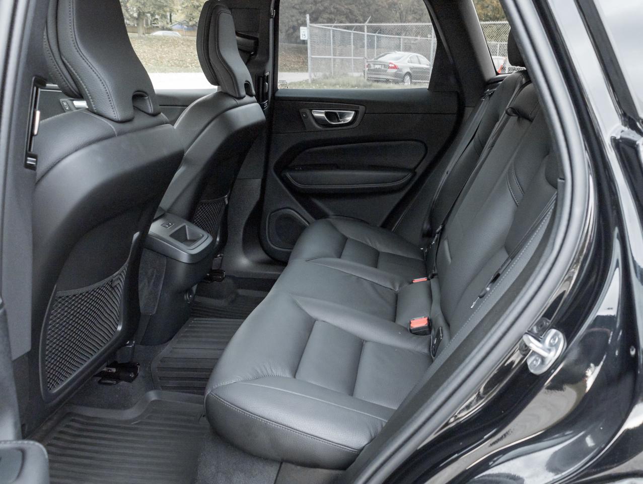 2025 Volvo XC60 B5 AWD Plus Dark Theme NEARLY NEW  CPO Photo