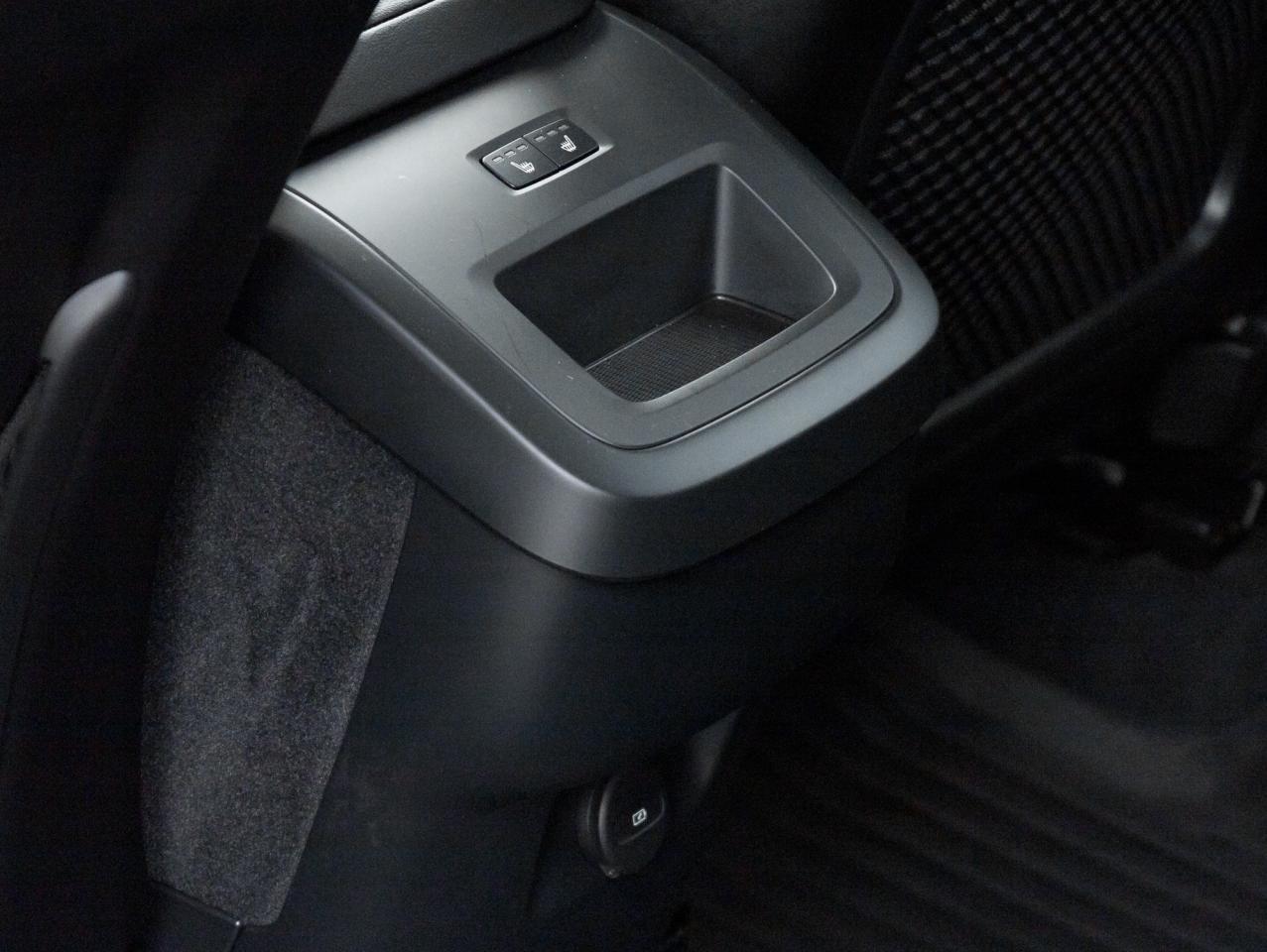 2025 Volvo XC60 B5 AWD Plus Dark Theme NEARLY NEW  CPO Photo