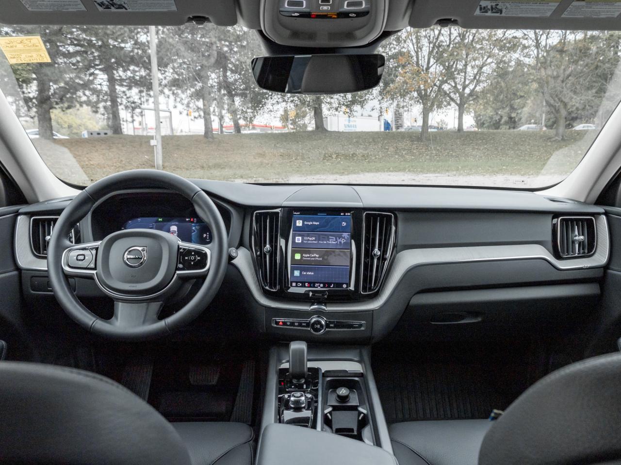 2025 Volvo XC60 B5 AWD Plus Dark Theme NEARLY NEW  CPO Photo