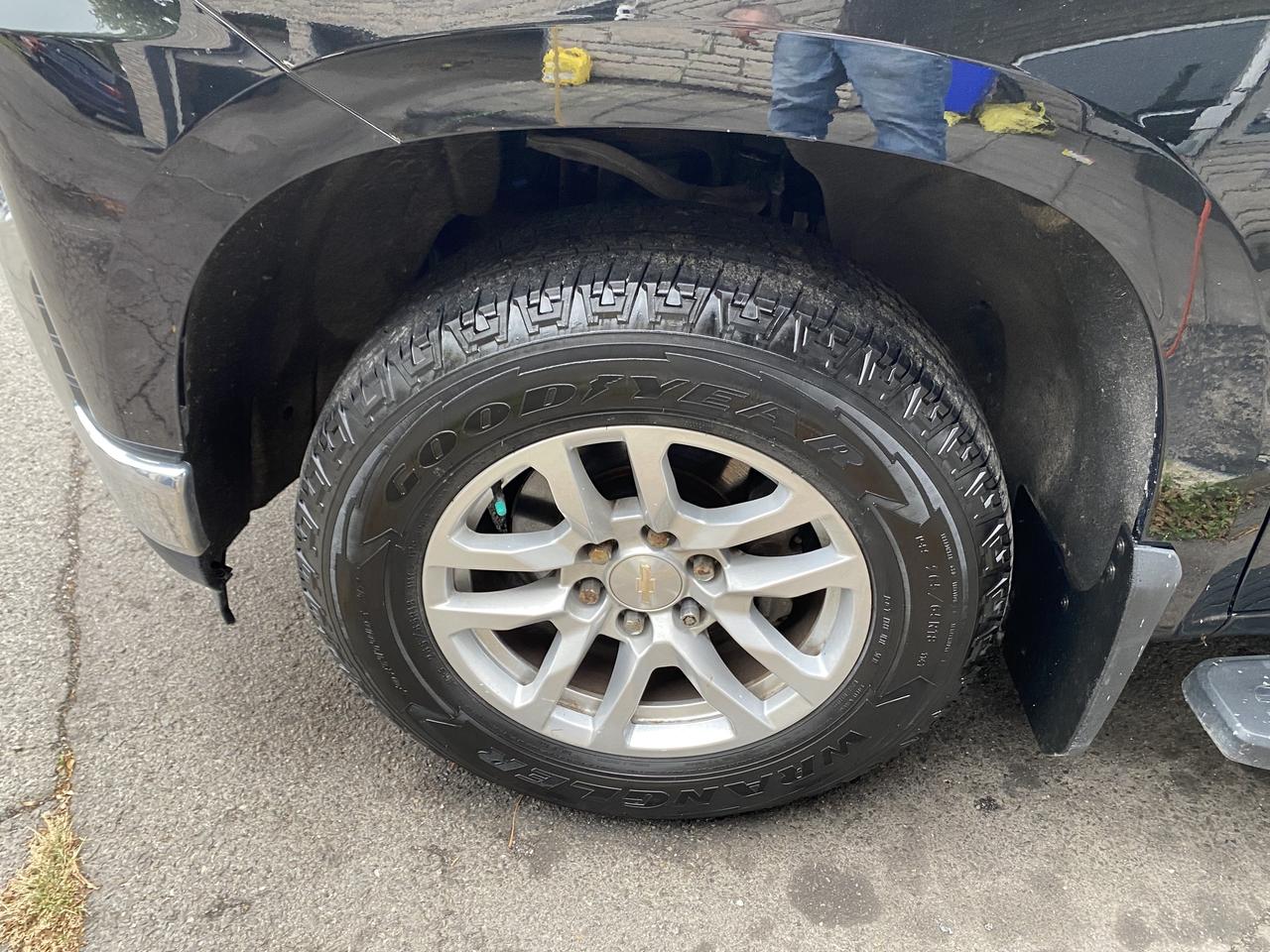 2019 Chevrolet Silverado 1500 4WD Crew Cab 157  LT Photo