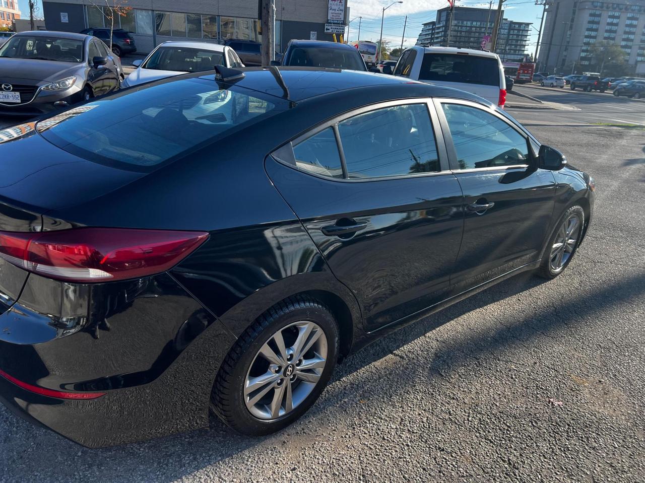 2018 Hyundai Elantra GL SE Auto Photo4