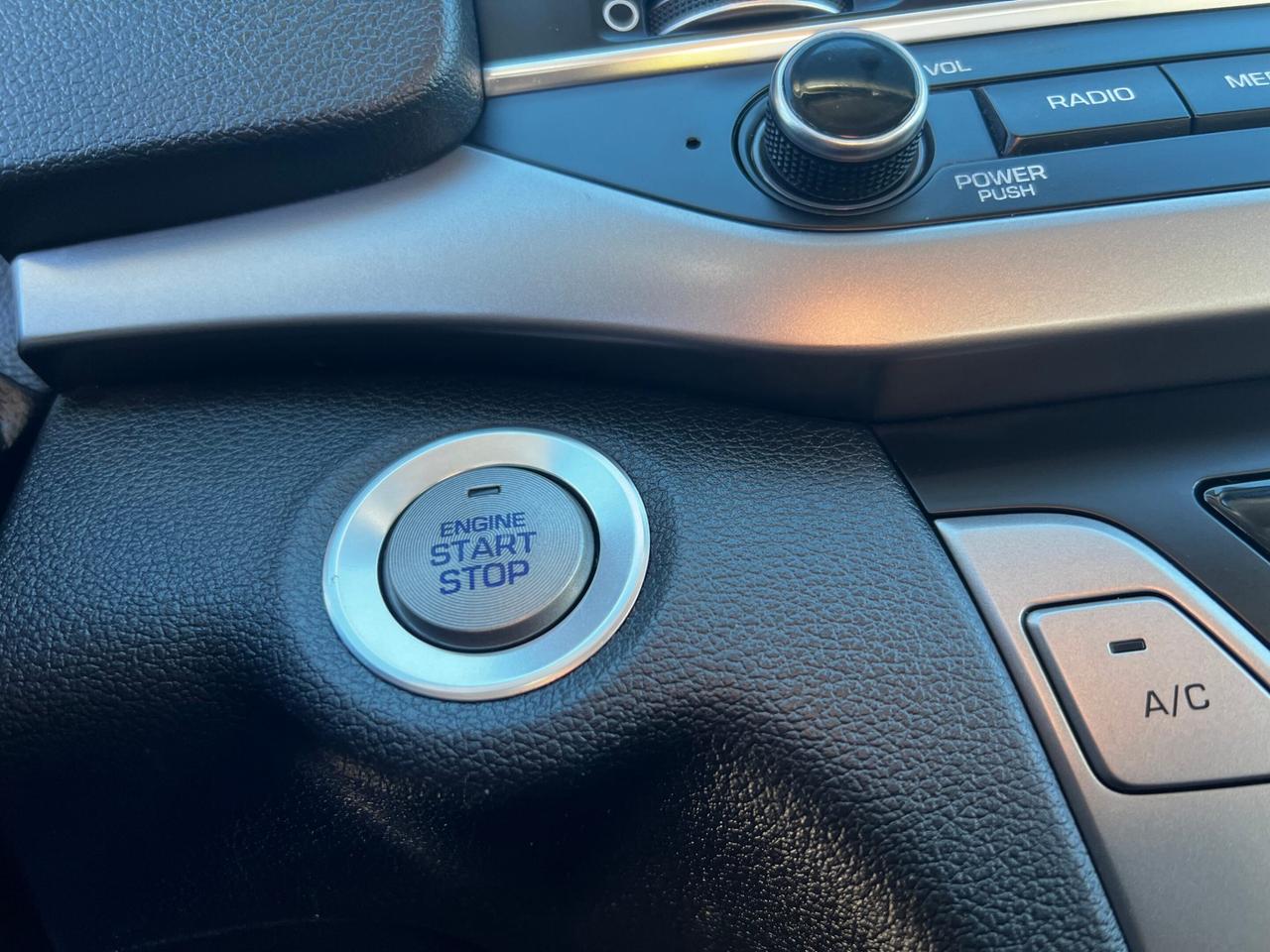 2018 Hyundai Elantra GL SE Auto Photo