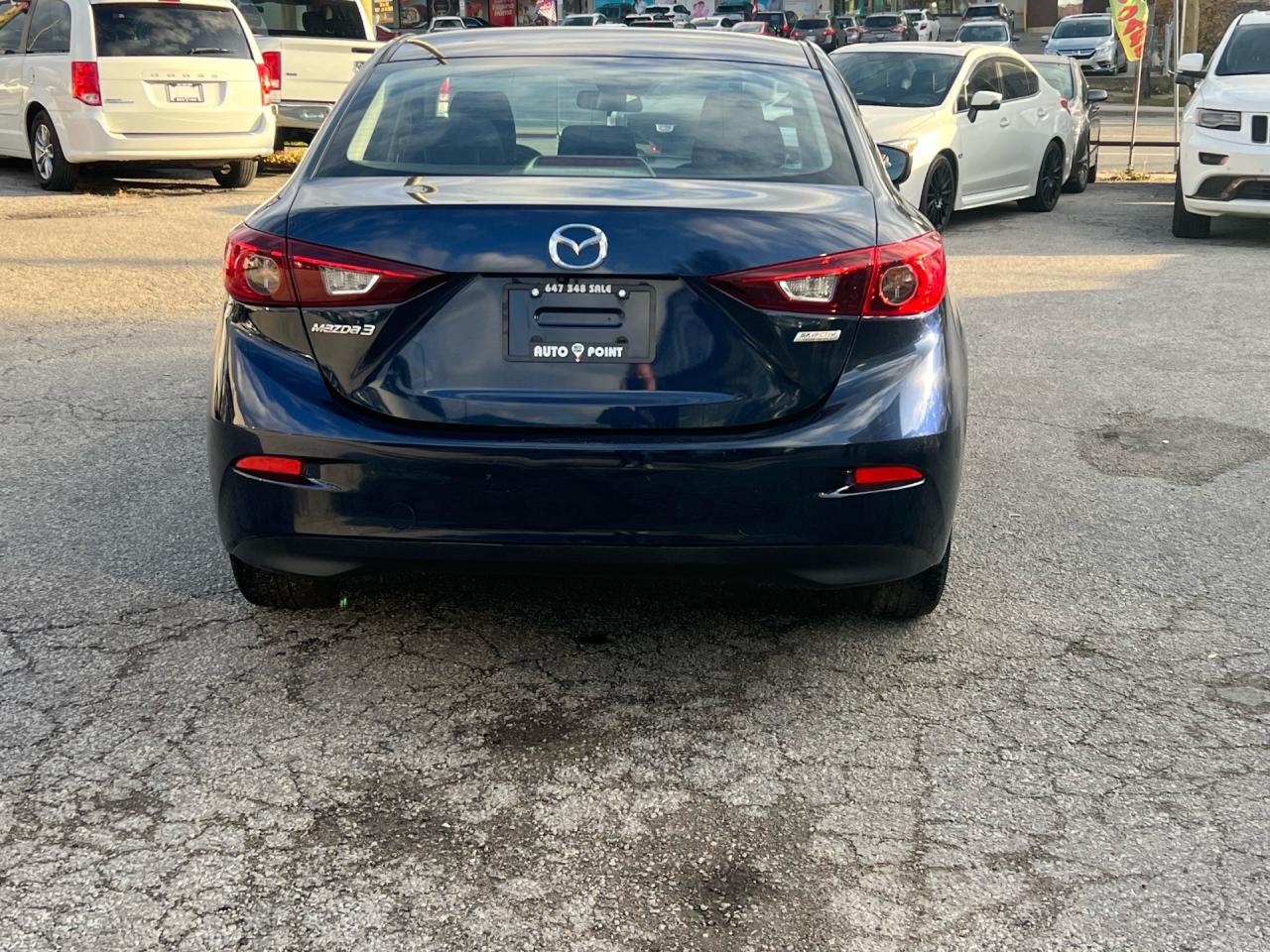 2018 Mazda MAZDA3 GX Photo2