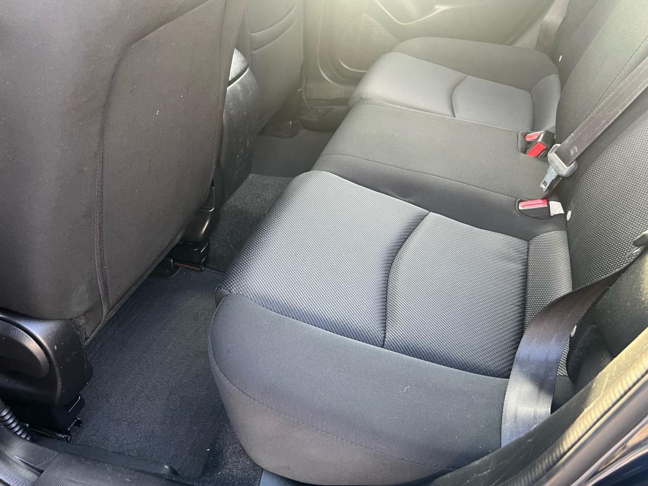 2018 Mazda MAZDA3 GX Photo3