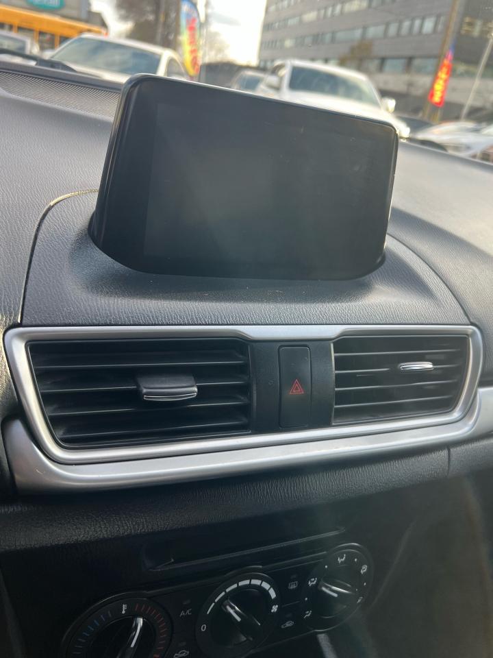 2018 Mazda MAZDA3 GX Photo