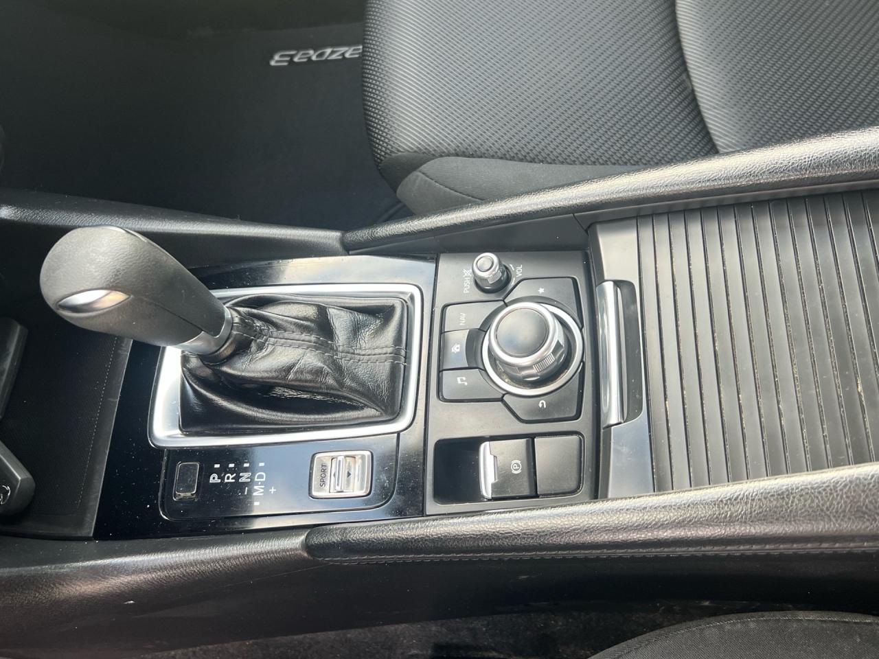 2018 Mazda MAZDA3 GX Photo