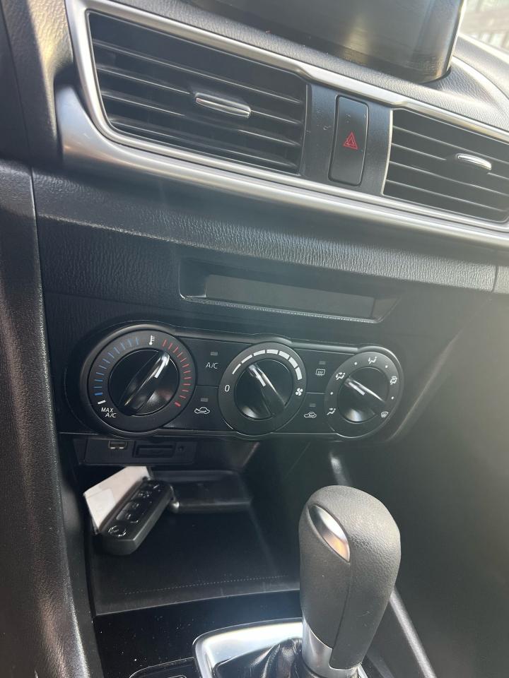 2018 Mazda MAZDA3 GX Photo