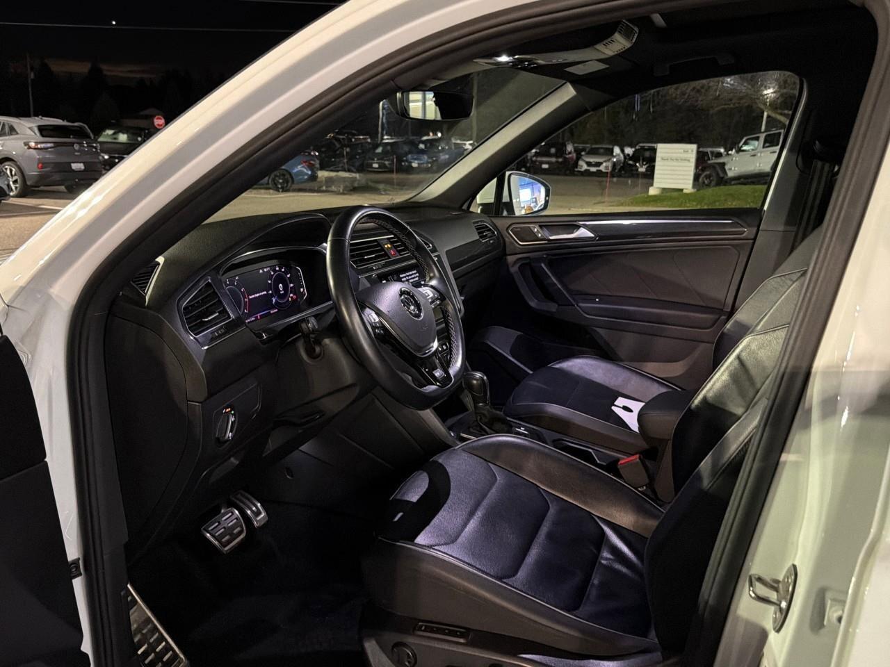 2019 Volkswagen Tiguan HighlineONE-OWNER, ACCIDENT-FREE, THIRD ROW, SUNRO Photo