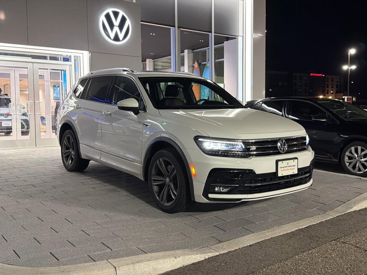 2019 Volkswagen Tiguan HighlineONE-OWNER, ACCIDENT-FREE, THIRD ROW, SUNRO Photo