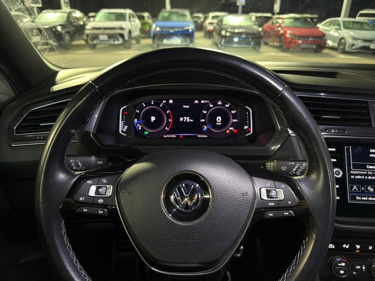 2019 Volkswagen Tiguan HighlineONE-OWNER, ACCIDENT-FREE, THIRD ROW, SUNRO Photo