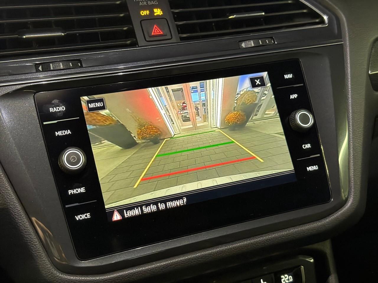 2019 Volkswagen Tiguan HighlineONE-OWNER, ACCIDENT-FREE, THIRD ROW, SUNRO Photo