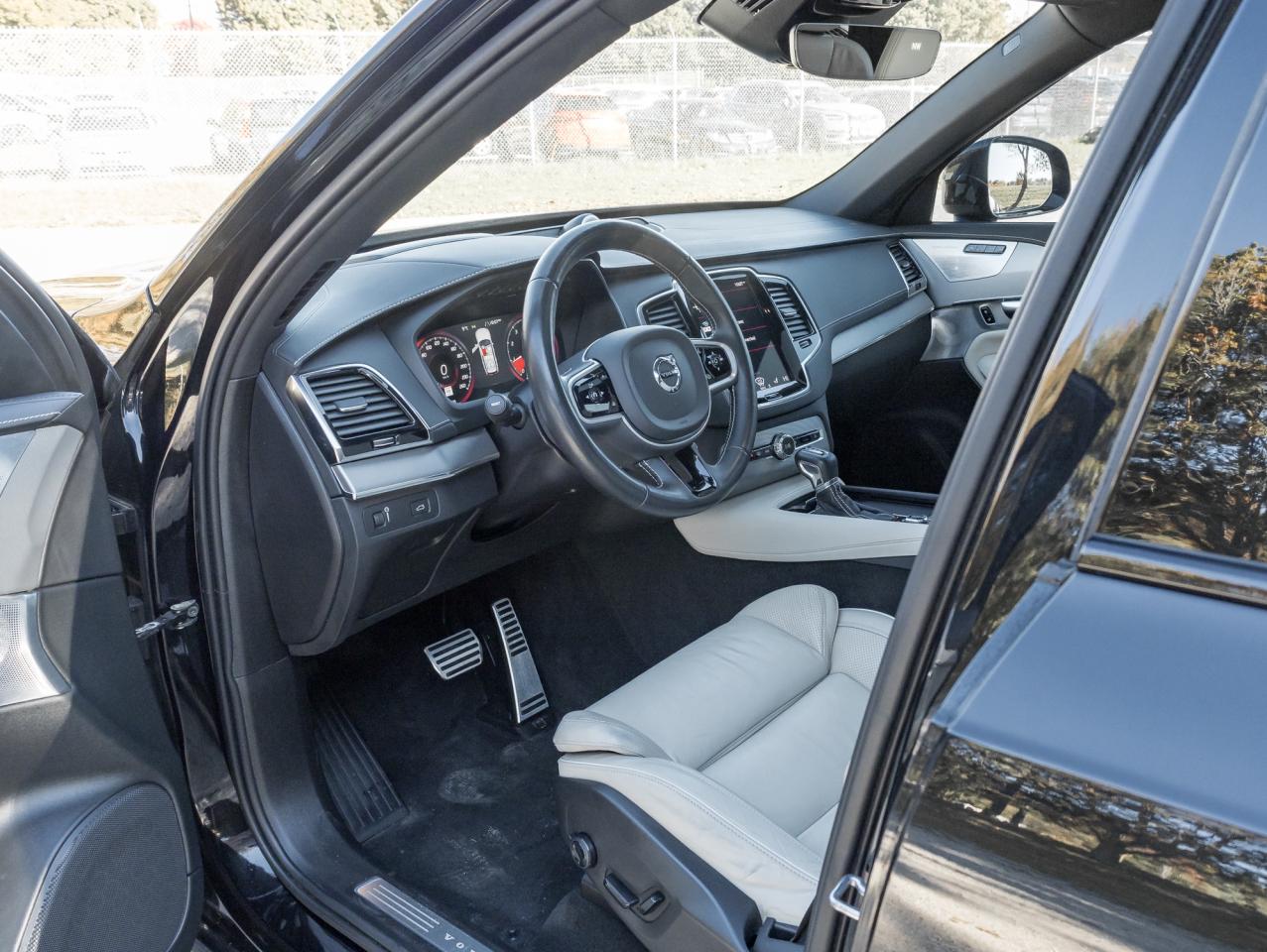 2021 Volvo XC90 T6 AWD R-Design  AIR SUSPENSION  B & WILKINS  CPO Photo