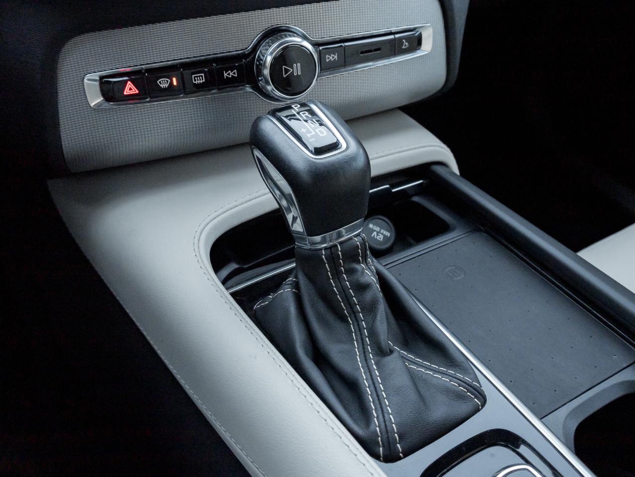 2021 Volvo XC90 T6 AWD R-Design  AIR SUSPENSION  B & WILKINS  CPO Photo