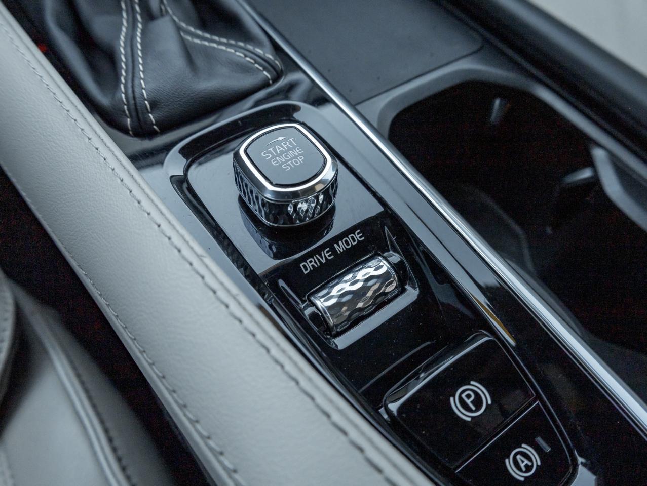 2021 Volvo XC90 T6 AWD R-Design  AIR SUSPENSION  B & WILKINS  CPO Photo