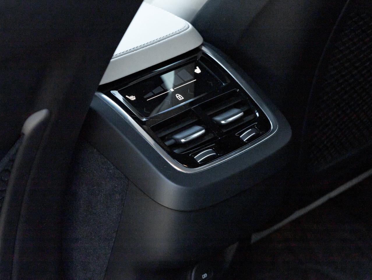 2021 Volvo XC90 T6 AWD R-Design  AIR SUSPENSION  B & WILKINS  CPO Photo