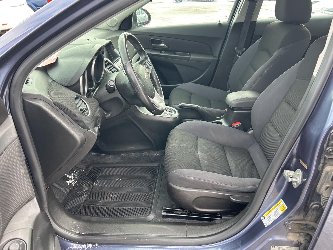 2014 Chevrolet Cruze LT, CLEAN CARFAX, REMOTE START, BACK UP CAMERA! Photo