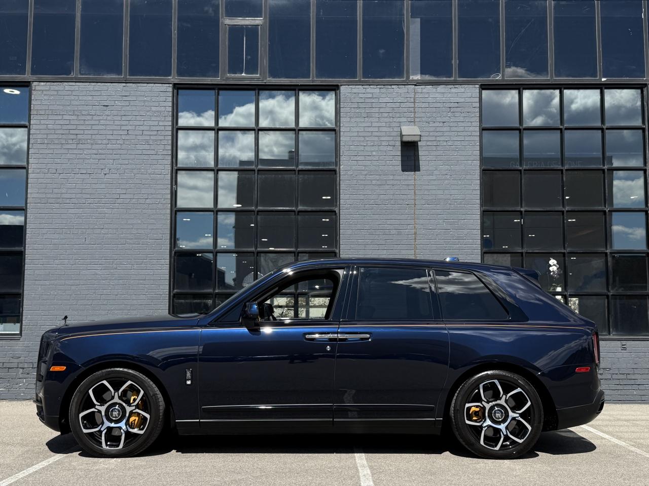 2022 Rolls-Royce Cullinan Black Badge Sport Utility Photo3