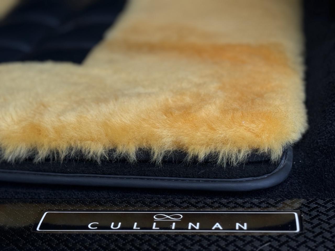 2022 Rolls-Royce Cullinan Black Badge Sport Utility Photo