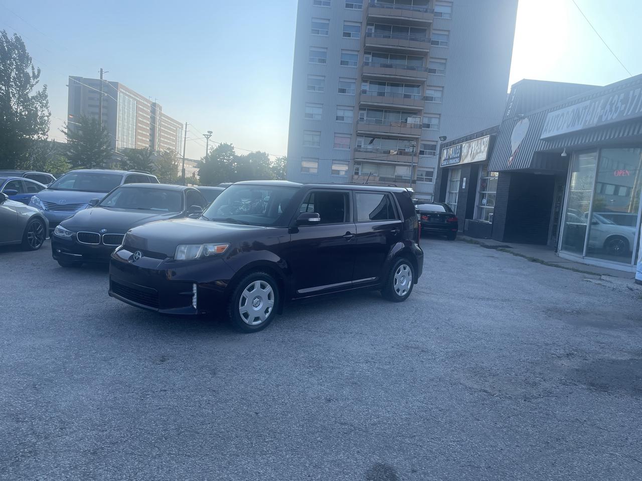 2015 Scion xB 5DR HB AUTO Photo3