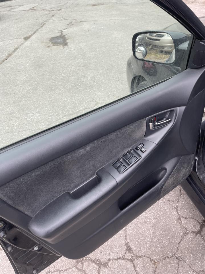 2005 Toyota Corolla S  Sdn Sport Auto SUNROOF ALLOYS POWER OPTIONS Photo