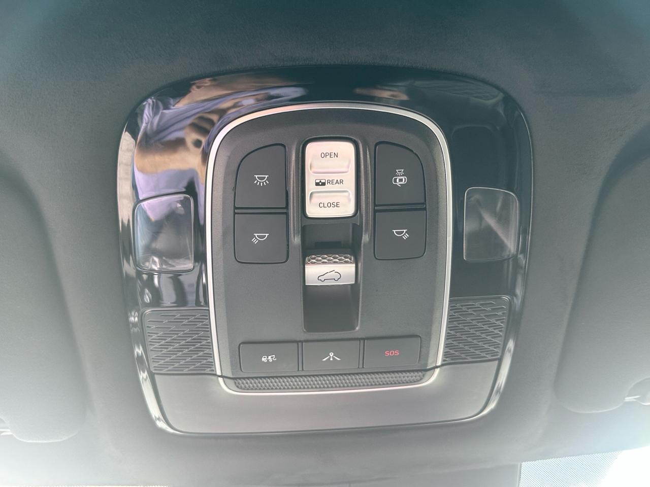 2021 Hyundai PALISADE Ultimate Calligraphy 7-Passenger AWD Photo