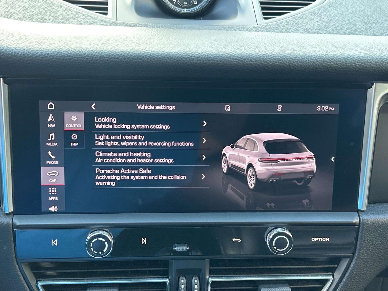 2024 Porsche Macan NEW TIRES, FREE TORONTO MAPLE LEAFS GOLD SEATS Photo