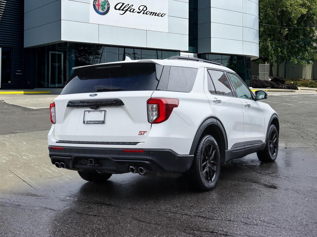 2022 Ford Explorer ST Photo4