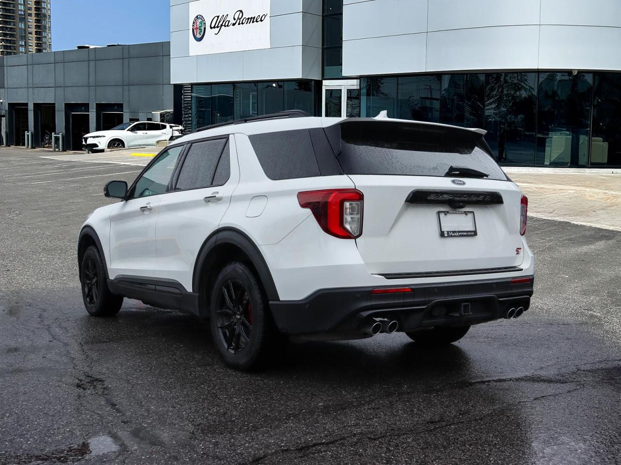2022 Ford Explorer ST Photo