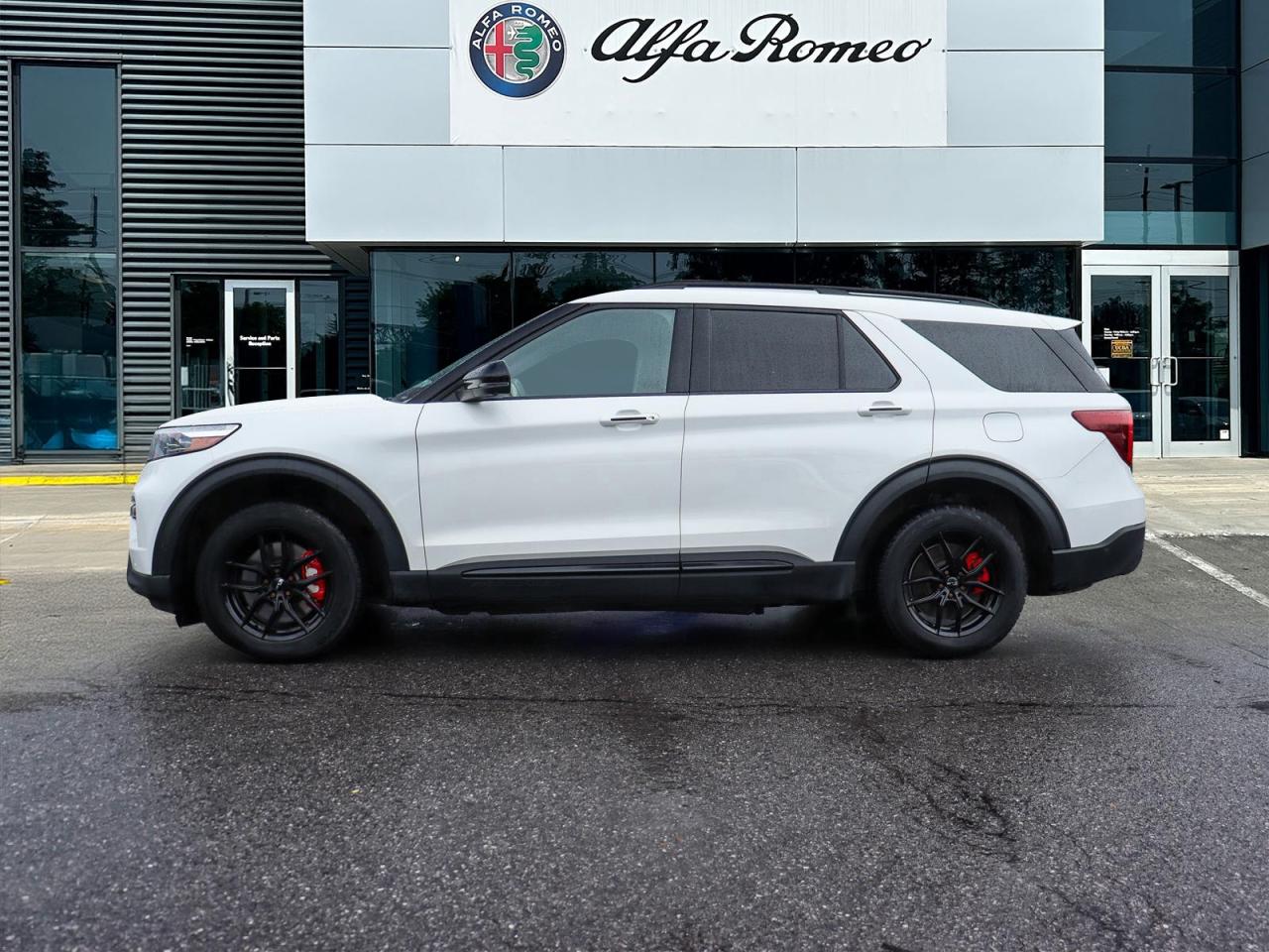 2022 Ford Explorer ST Photo