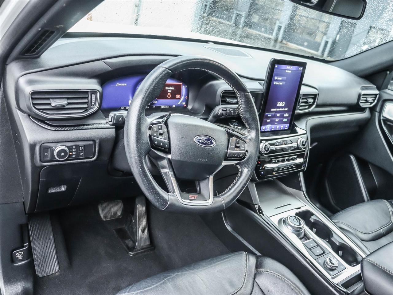 2022 Ford Explorer ST Photo