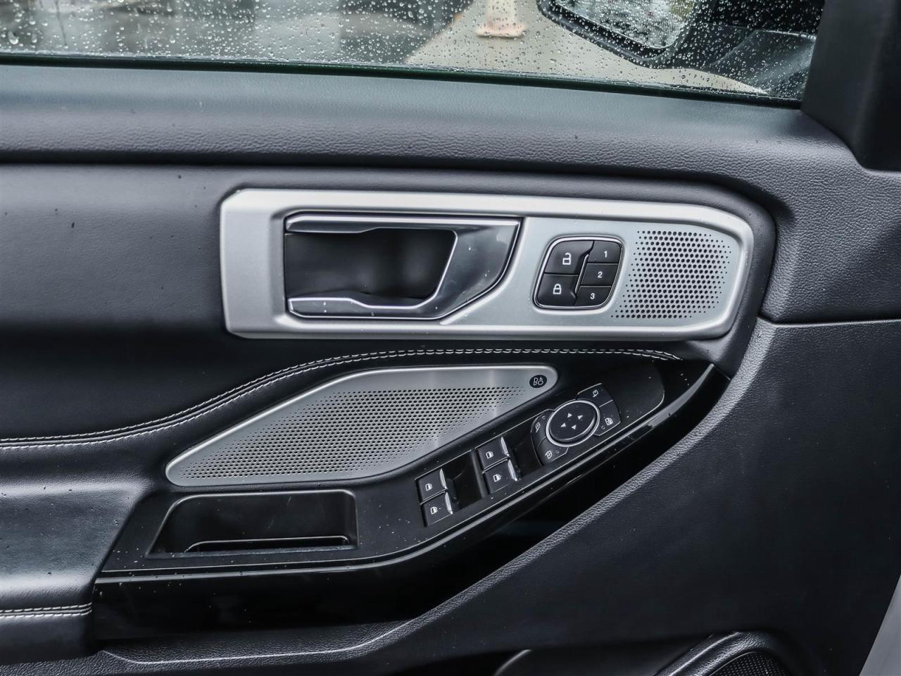 2022 Ford Explorer ST Photo