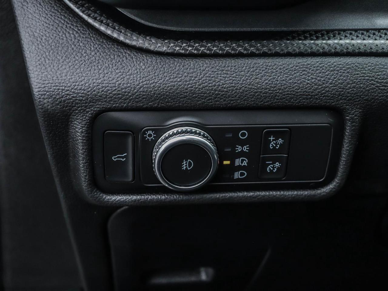 2022 Ford Explorer ST Photo