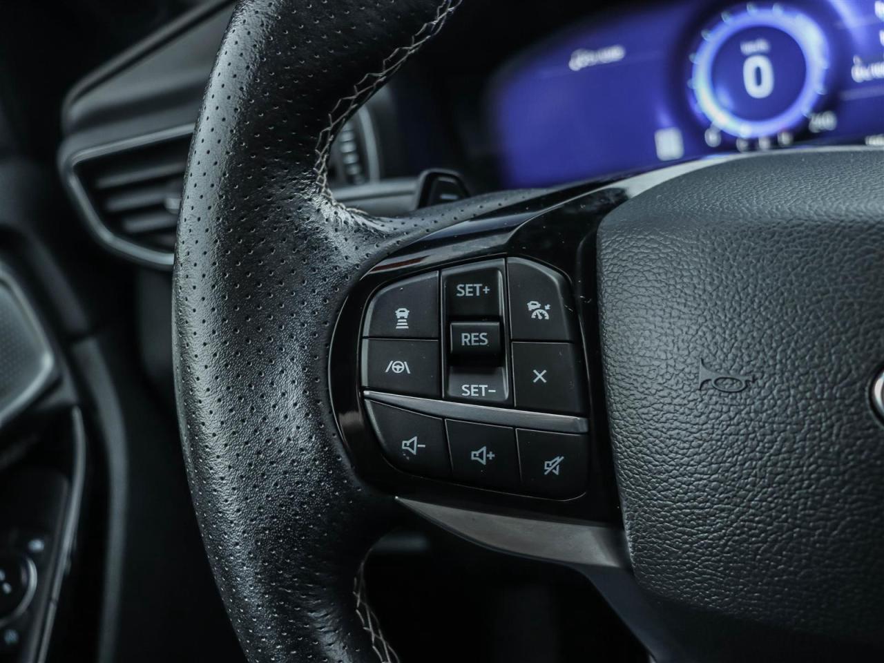 2022 Ford Explorer ST Photo