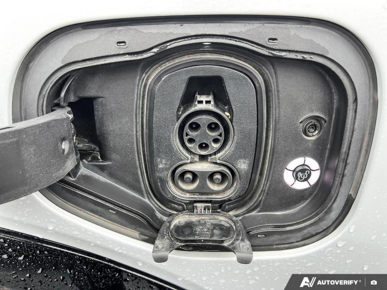 2021 Ford Mustang Mach-E Premium   ONE OWNER   EXT BATTERY   AWD ONE OWNER Photo